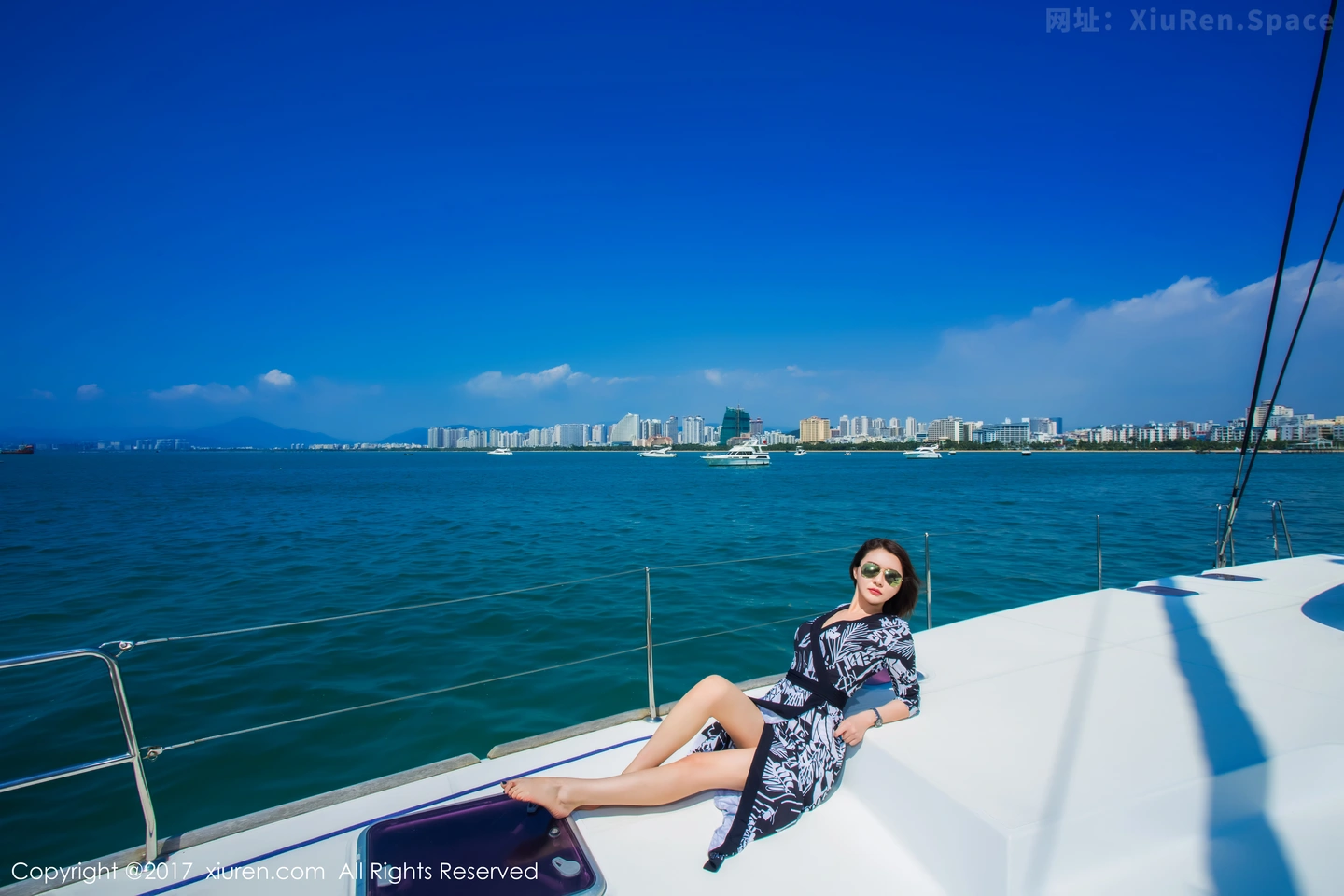 图片[5]-[XiuRen秀人网]VOL.858 嫩模廿十海南三亚旅拍蓝天白云海边性感比基尼写真45P-秀人网官方网站